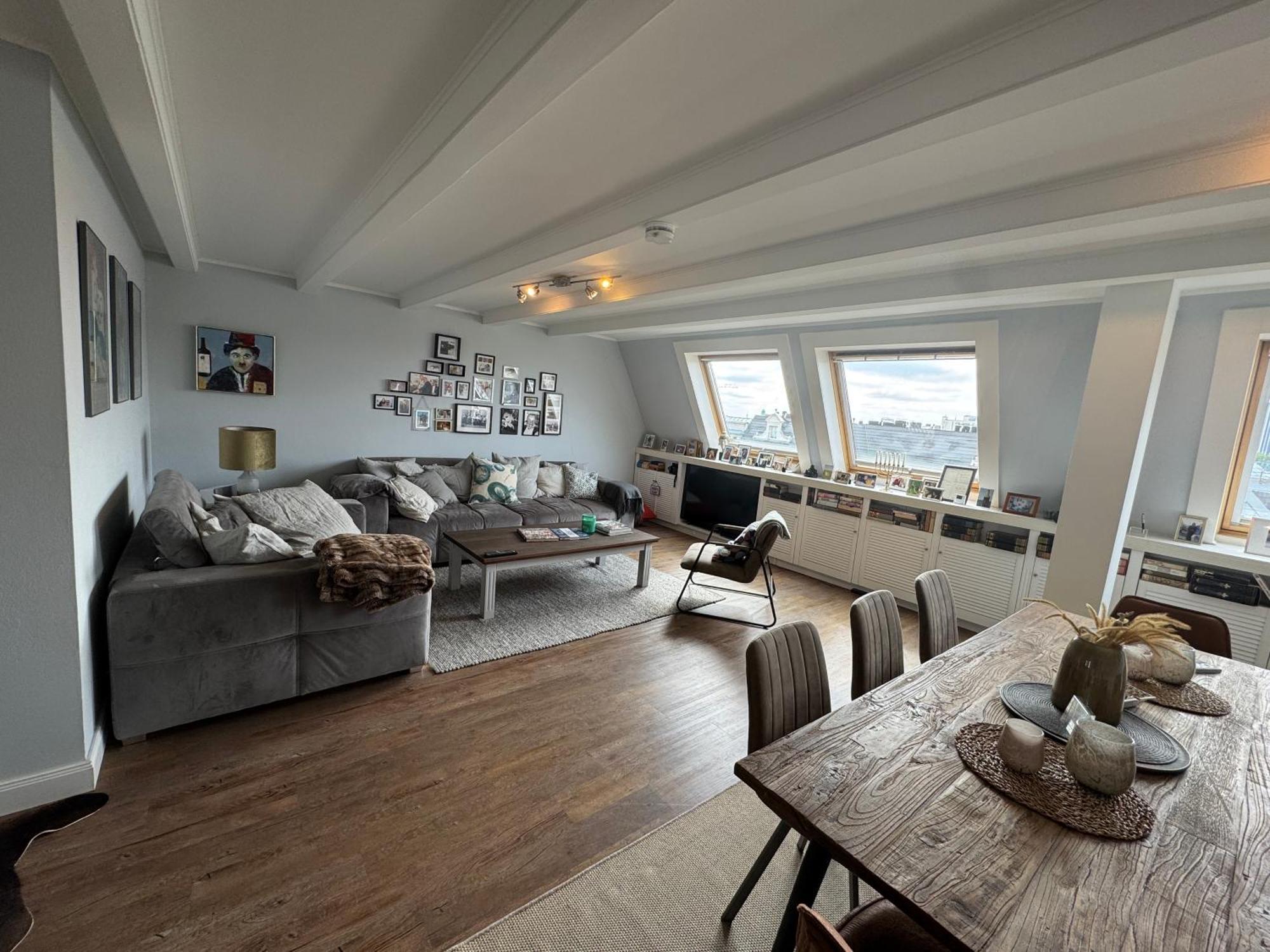 H14 - Prime Location - Perfect For Business & Lifestyle Apartment Hamburg